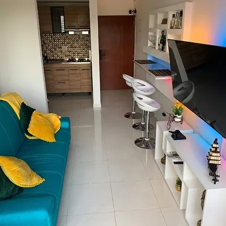 Apartamento Brisas Del Mar - Amoblado, Cerca Al Mar